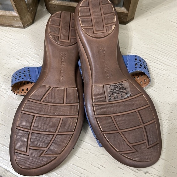 Naturalizer N5 comfort Sandal Flat size 7 - Picture 3 of 3
